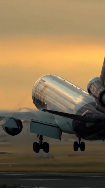 ✈️