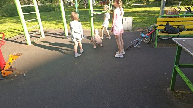 Гуляем на плащадке