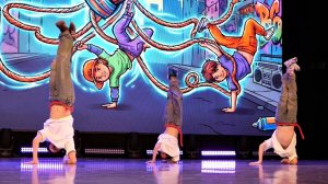 Брейк данс для детей. Уроки танцев в Белгороде. Школа студия Dance Life. Танцы Break dance