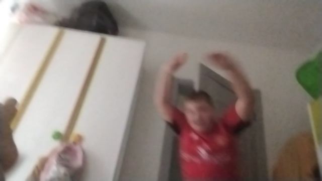 Я ДОЛЖЕН СДЕЛАТЬ РОЛИК!!!!!!!!!!