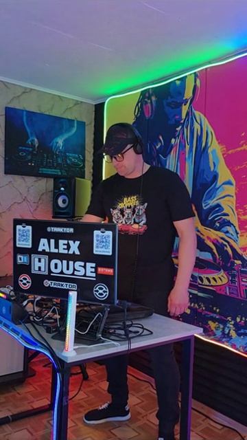 BASS HOUSE #18