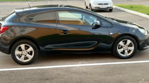 В продаже Опель Астра j GTC
