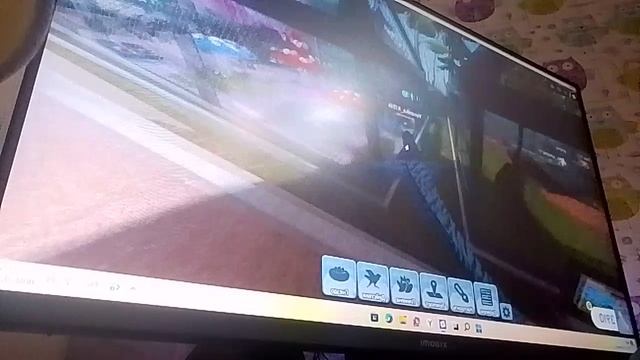 играю в роблокс на компьютере.