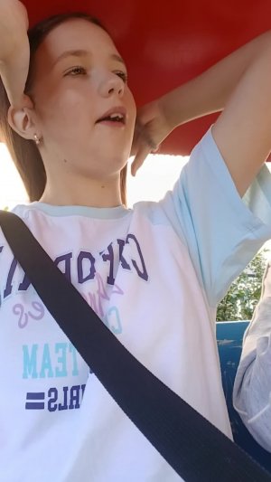 гуляем, задаём вопросы по типу как нас зовут, и тд если хотите задавайте вопросы НОРМАЛЬНЫЕ
