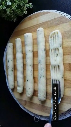 Когда у тебя есть 2 картошки и 1 яйцо! картошка вот такая! Поскорее бы опробовала рецепт, результат🔝