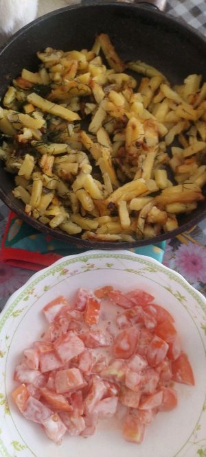 мукбанг/жареная картошечка/салатик