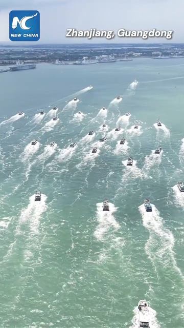 ⚓️ Рыбаки снова в море: тысячи лодок открыли сезон в Китае