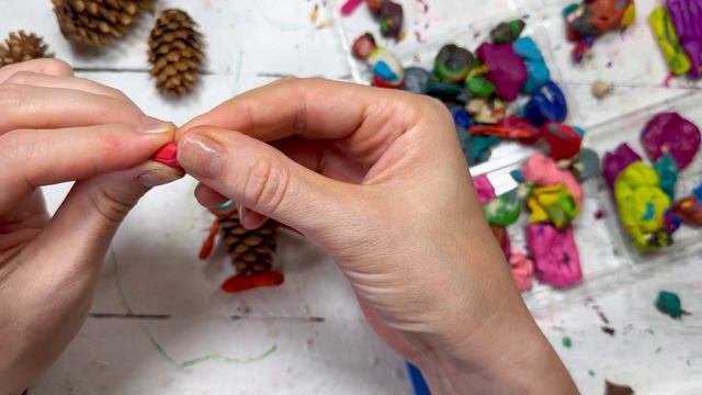 Осенняя поделка из шишек