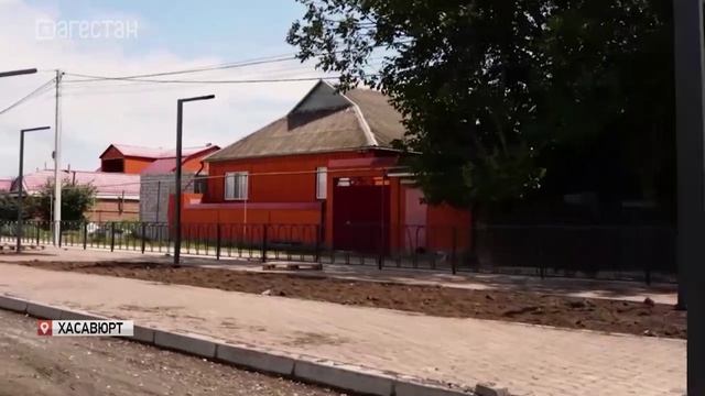 В Хасавюрте продолжается благоустройство аллеи на ул. Громаковского