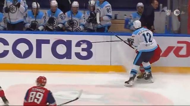 Першаков отправляет соперника за борт. Локо Сибирь_ 22022025