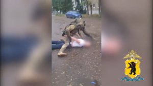 (Рыбинск-40) ПОЛИЦЕЙСКИЕ ИЗЪЯЛИ НАРКОТИКИ И БОЕПРИПАСЫ