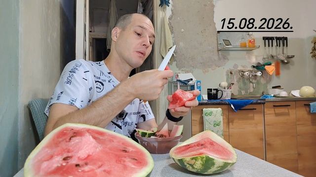 Арбузяка, мукбанг