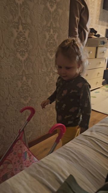 Катаем детскую коляску