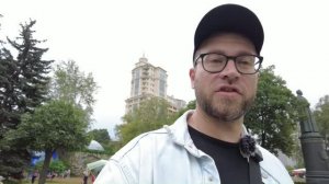 Иностранец в Москве, парк «Музеон»