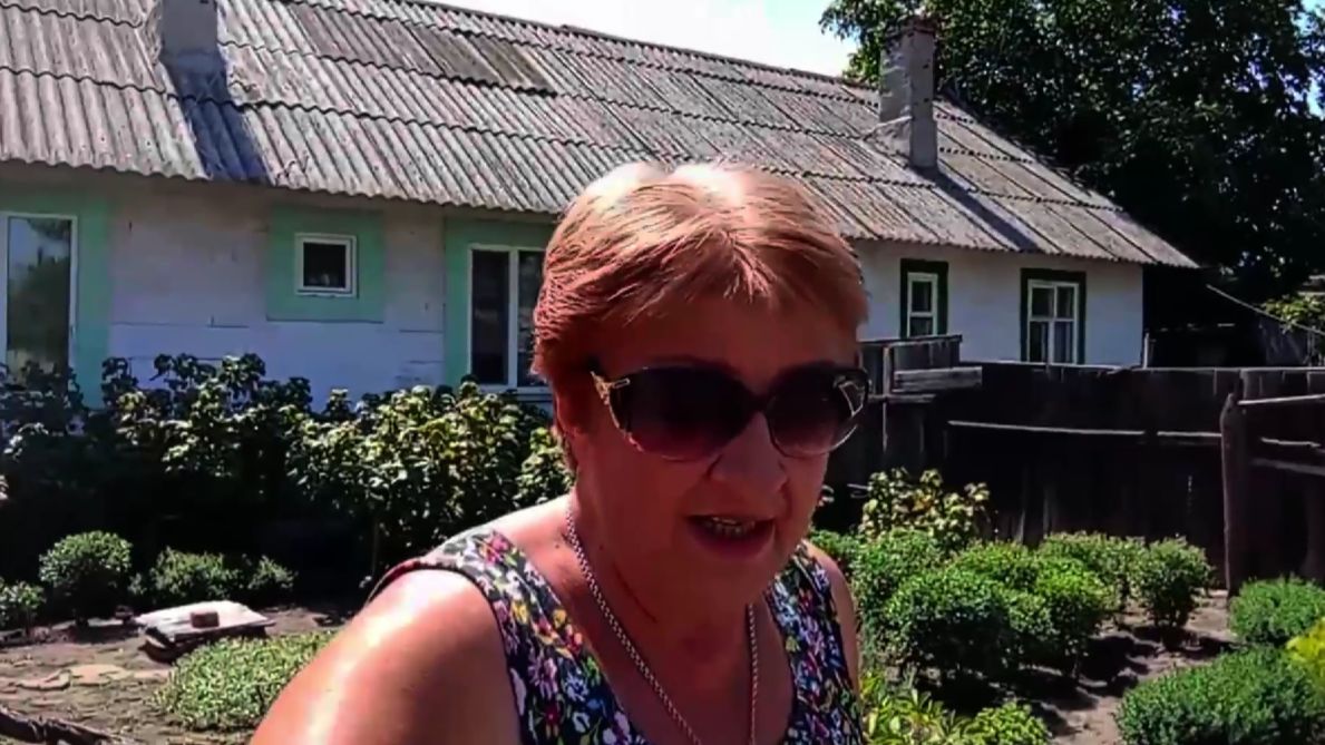 Вести со двора , взяли на двоих , начали собирать картошку...