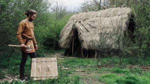 Я построил средневековый дом с печью, используя примитивные методы. От начала до конца. Бушкрафт