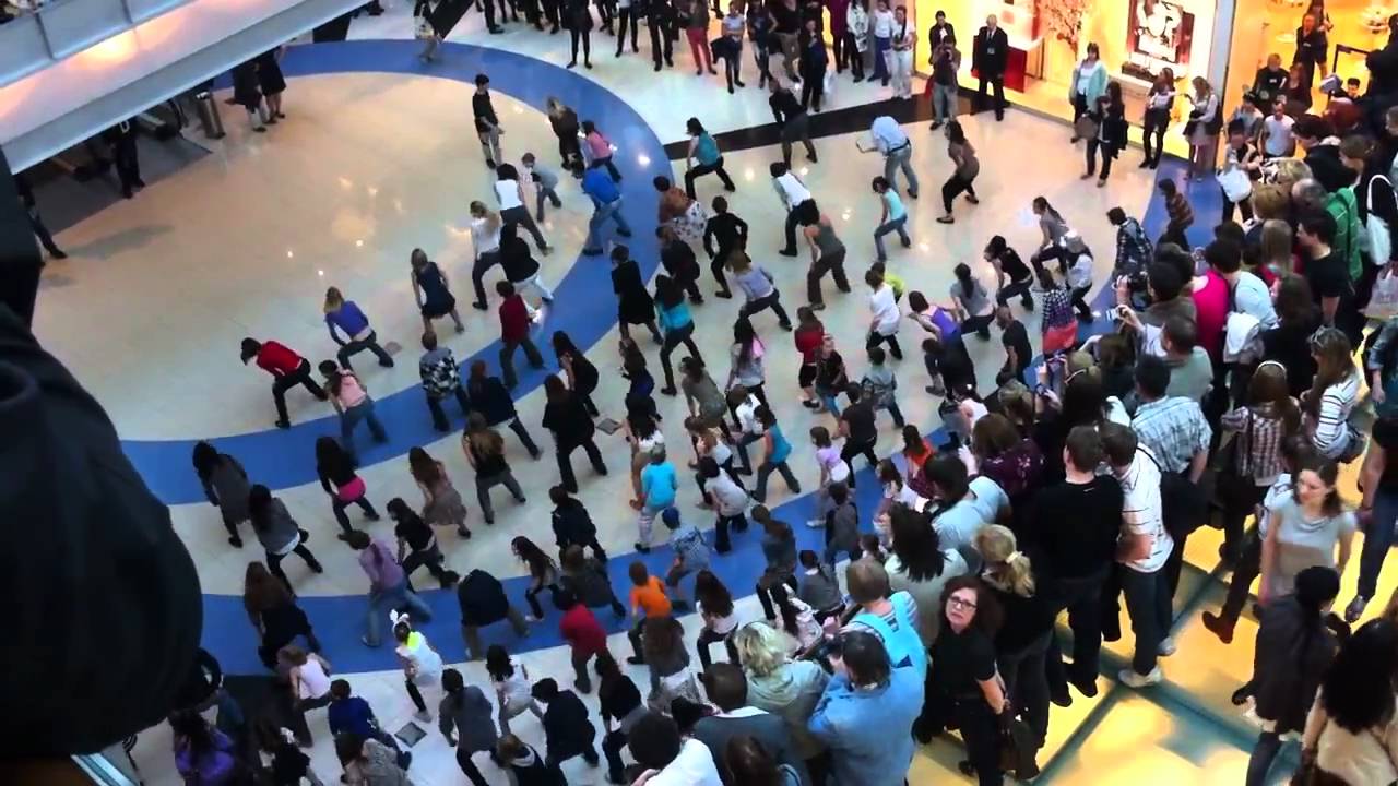 Флэшмоб в ТЦ 