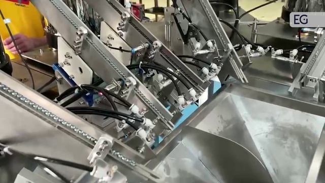 Счетно-фасовочная машина для упаковки метизов в пакеты BSP-L300A-ZD