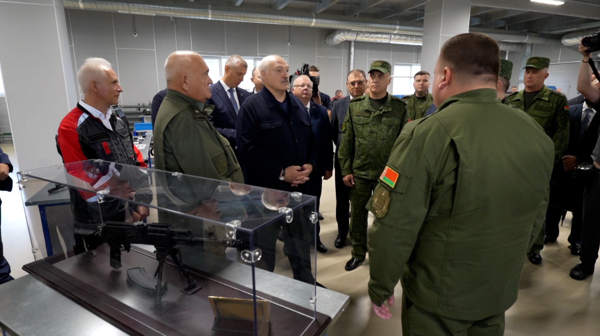 Лукашенко: А для солдата НАДО ЭТО! // Уникальное белорусское производство стрелкового оружия!