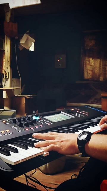 ночная смена.YAMAHA Modx6+.придумываю мелодию