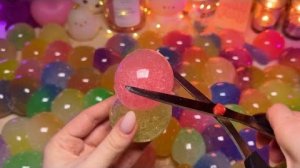 Разрезаем 100 антистресс-шариков Orbeez и превращаем их в слайм | ASMR: хруст воска