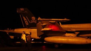 Американские сенаторы хотят законодательно запретить Трампу наносить удары по Оману.