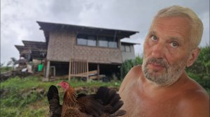 ИСХОД РУССКИХ МУЖИКОВ В ДЖУНГЛИ. Мумай провалилась под пол! Дом сгнил... А мы впервые продали кур