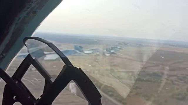 Чёткие команды командира для выдерживания строя.
