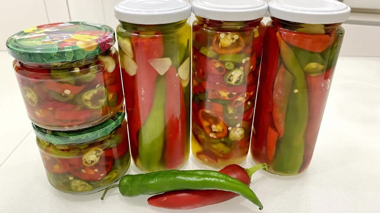 МАРИНОВАННЫЙ ОСТРЫЙ ПЕРЕЦ НА ЗИМУ — простой рецепт пикантной закуски с медом и чесноком