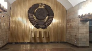 Станция метро Гражданский проспект интерьер пассажиры поезда Ленинград (Санкт-Петербург)