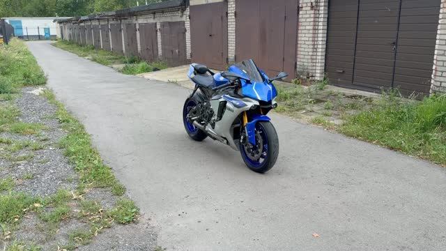 Yamaha R1 2016
