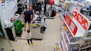 Мужчина ударил в лицо девушку-кассира в магазине детских товаров.Из за несовпадение цены товара в че