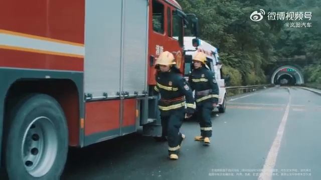 Voyah Passion S промчался по потолку (2)