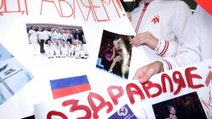 Десятки фанатов и олимпийский мишка: как встречали наших гимнасток
