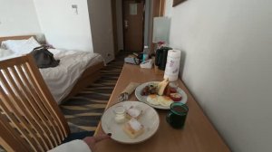Приехали в отель // немного Разговора за завтраком.