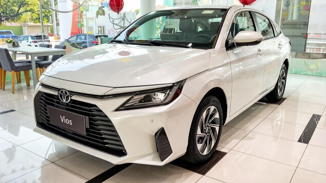 Toyota Vios Hybrid 2026 года — один из лучших экономичных седанов на рынке. Обзор автомобилей