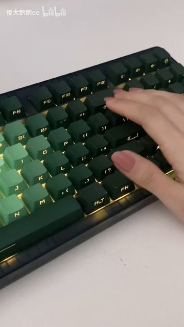 Исходная цена этой клавиатуры 13 000₽, но сейчас она всего 6 359₽.