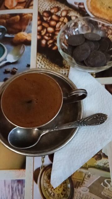 С  Бодрым утром !  Кофе - всему голова.