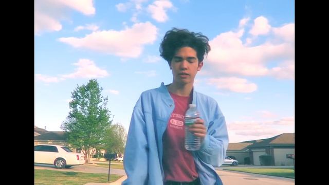 Idle_Town_-_Conan_Gray_Original_Song-[BI5_hpUxDrM].mp4