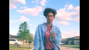 Idle_Town_-_Conan_Gray_Original_Song-[BI5_hpUxDrM].mp4