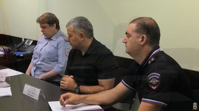 Врио министра внутренних дел по КЧР Курманбий Шаугенов провел прием граждан