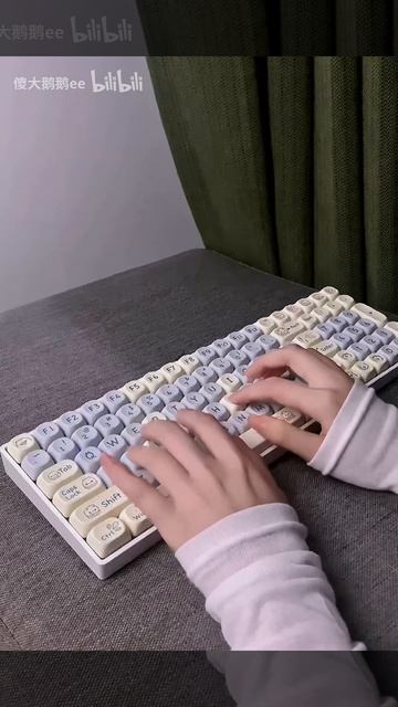 Исходная цена этой клавиатуры 13 000 но сейчас она всего 6 359.