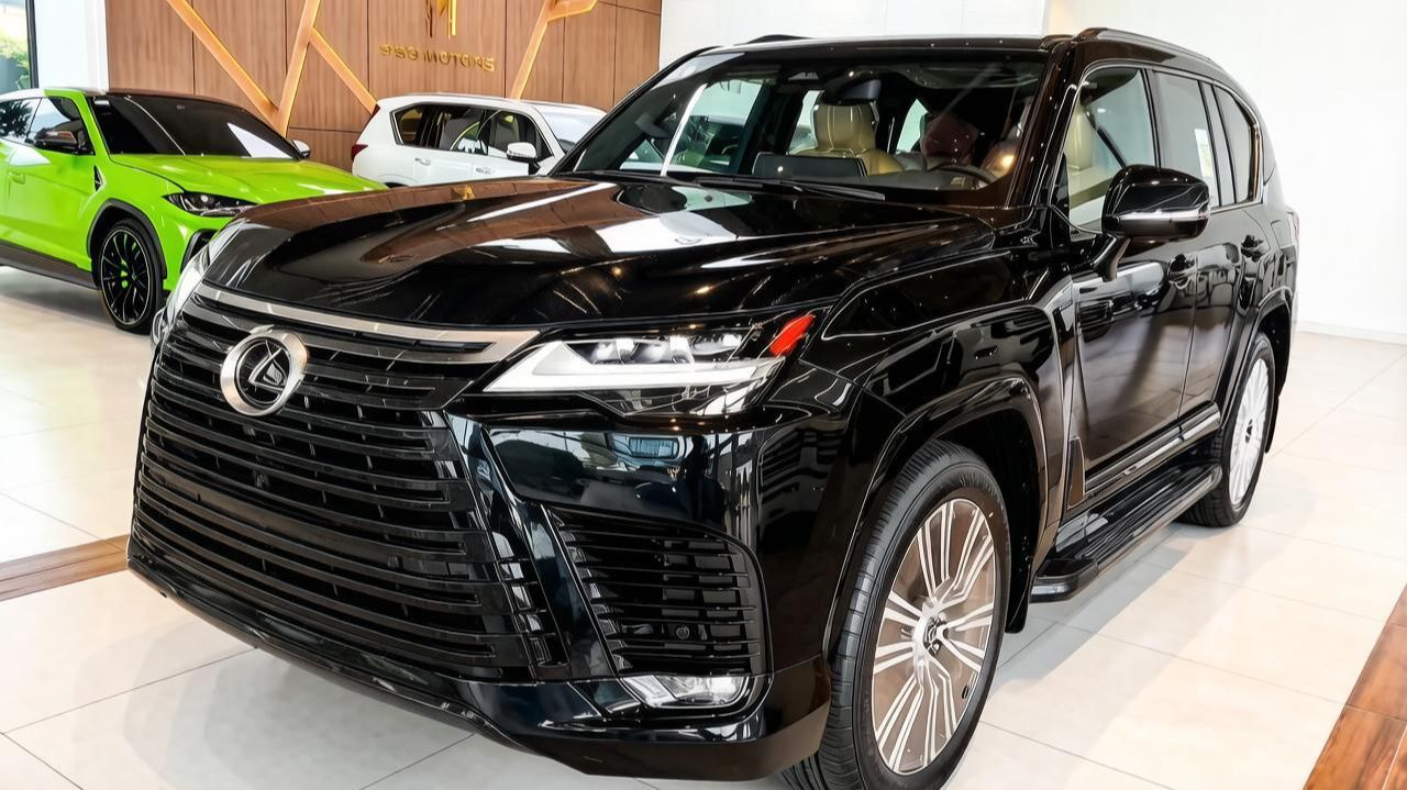 Lexus LX700h 2026 года отличный гибридный внедорожник в Черном цвете. Обзор автомобилей