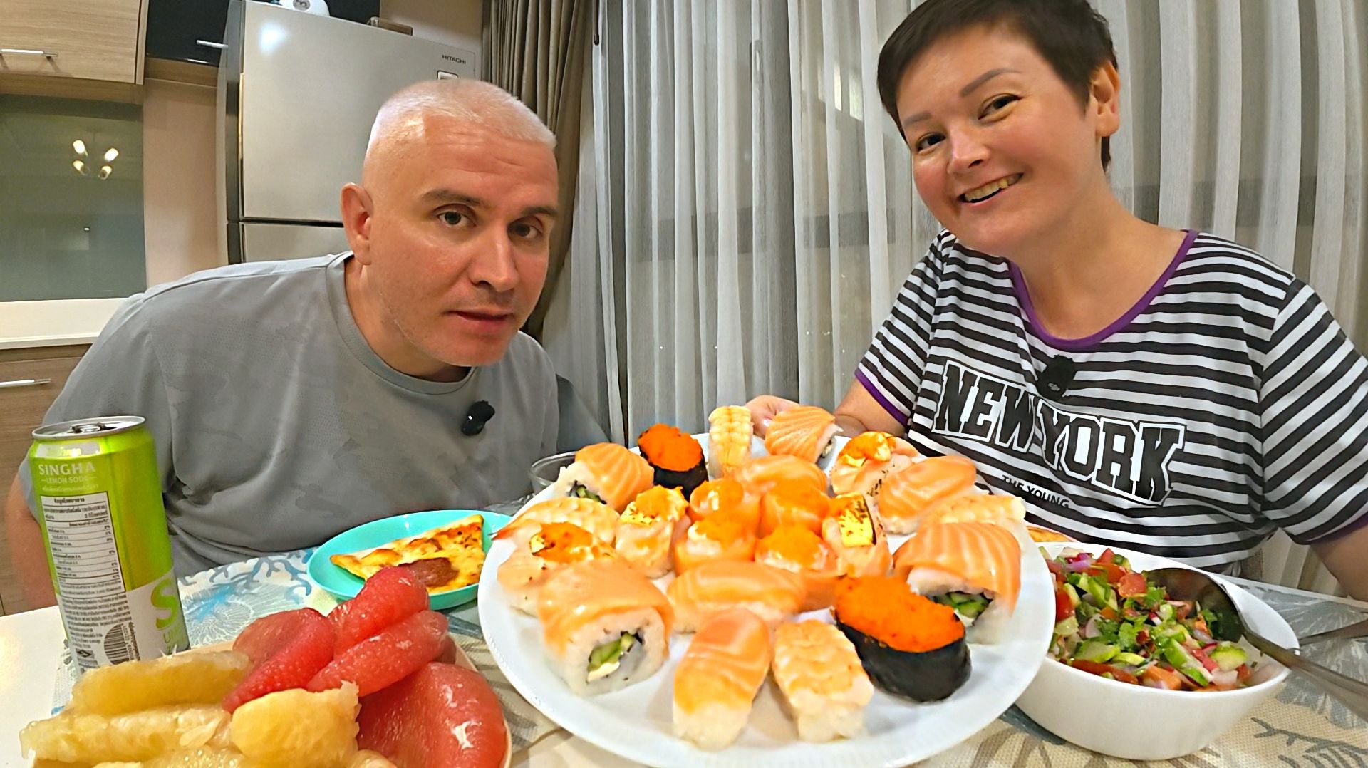 Мукбанг ДОРВАЛИСЬ, ОБЪЕДАЕМСЯ самыми вкусными РОЛЛЫ и СУШИ в Паттайе! У нас таких НЕТ( Ужин Таиланд