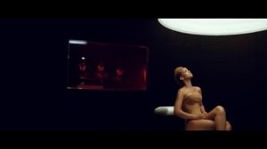 Rihanna - Russian Roulette