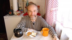 Завтрак с Рыжулей. Продавец в Дикси всё знает. Мукбанг. Обжор. Еда на камеру. Диета. Шизофрения.