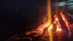 Костёр, молнии и Луна у горизонта: Армэн Гаспарян жжёт доктора наук Стубба, гражданку Румынии Санду