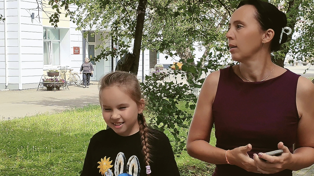 19-08-2026.  ПОЛУЧИЛА  УЖЕ ДОКУМЕНТ.  ПОКУПКИ В, ПЯТЕРОЧКЕ.  ИЛЮШКА МАРШИРУЕТ 😄.  ИРА КЛЕИТ.