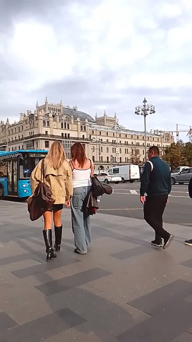 Уличный стритстайл на Охотном ...