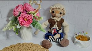 11 неделя Вязальный рай 2. Готовая кукла Буратино и брошь зайка
